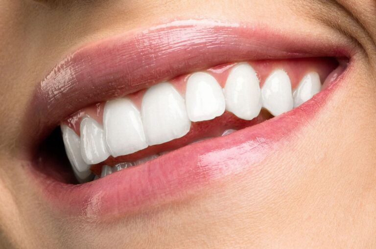 Jak správně pečovat o zuby s přibývajícím věkem