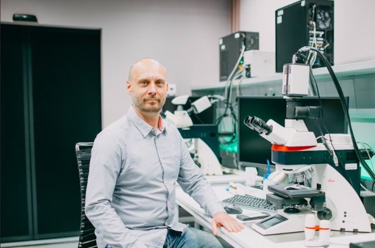 Vědci přišli na možnou cestu k léčbě rakoviny jater: Fungovat může ovlivnění mechanických vlastností nádorového mikroprostředí Vědci přišli na možnou cestu k léčbě rakoviny jater: Fungovat může ovlivnění mechanických vlastností nádorového mikroprostředí