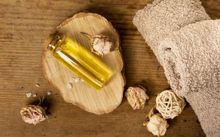 Jak nám prospívá Tea Tree olej: pro zdravou pokožku, vlasy i nehty