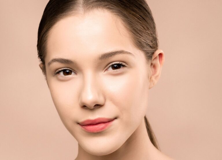 Péče o pleť na jaře: hodně pijte a zařaďte kosmetiku s vitaminem C