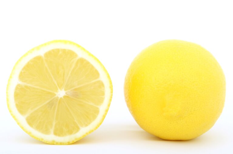 Levné a přírodní čističe do domácnosti: stačí citron, soda a ocet